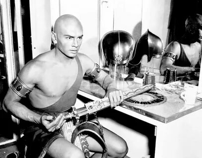 Yul Brynner on the set of The Ten Commandments directed by C