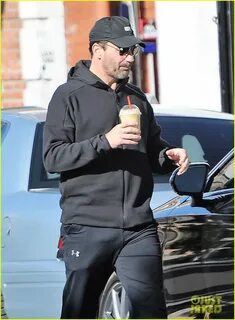 celeb news Jon Hamm spotted with possible GF - Celebria - AT