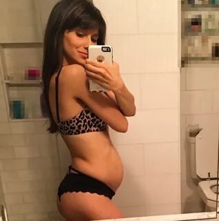 Hilaria Baldwin Thomas Nude Pantyless Selfie - Pregnant Pics