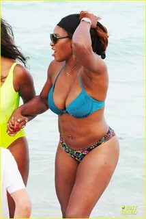 Full Sized Photo of serena williams embracing boobs in fitne