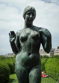 Photos of Venus the Goddess of Love statue by A Maillol - Pa