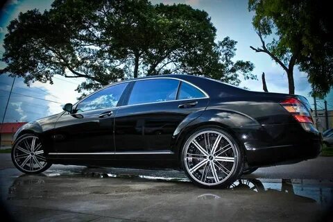 mercedes benz with rims and beautiful sits this mercedes ben