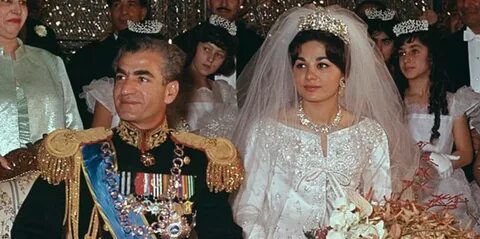 Как сейчас живет императрица Ирана, изгнанная 40 лет назад S