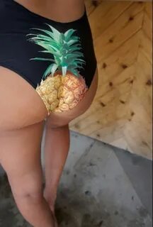 pineapple Beach babe, Pineapple, Style