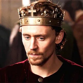 Tom Hiddleston as Henry V in The Hollow Crown Tom hiddleston