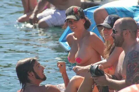 Озеро Хавасу только для голых людей