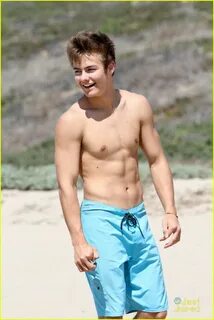 austin north peyton meyer spencer boldman beach shirtless 05