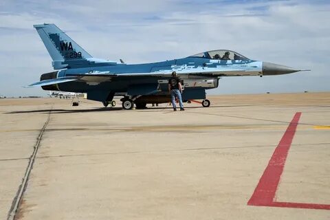 Американские "агрессоры" получают окраску под Су-57