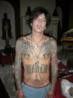 Язык тела: татуировки известных рок-музыкантов и их значение