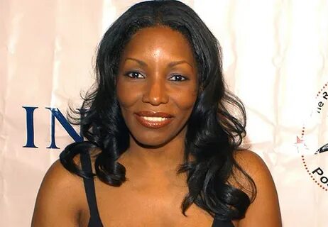 Stephanie Mills Performs In Protest Of Trump & Looks DAMN Go