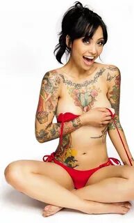 Levy Tran Feet (23 photos) - celebrity-feet.com