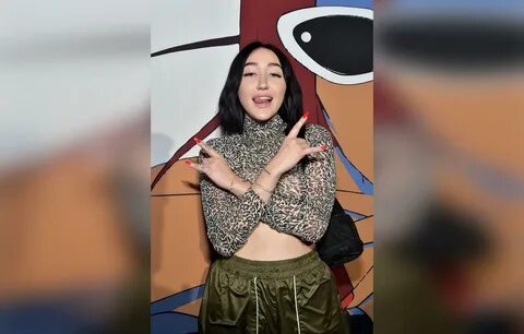 Noah Cyrus Boobs - Sex photos