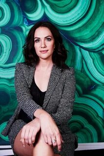 Set 08 - 005 - Kate Siegel Source