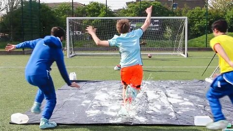 SLIP 'N' SLIDE FOOTBALL CHALLENGE - video.SportNK