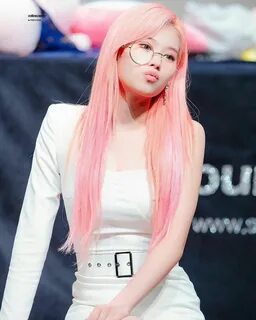 Pinterest: rebelxo7 (With images) Pink hair, Kpop fashion, G