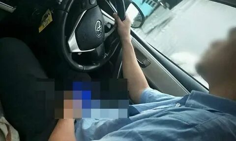 Bangkok taxi driver masturbates while three girls are on the
