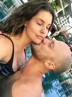 Amanda Cerny na Twitterze: "Oh how I love the kisses!