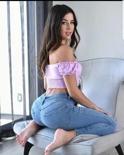 Download Kylie (kylierocket) 32 Videos and 49 Photos - fansviewer.net.