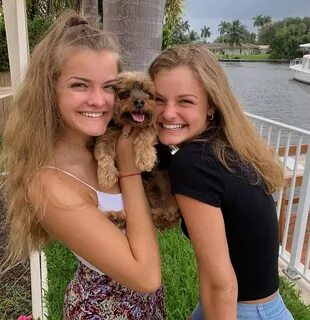 Jacy and Kacy on Instagram: "Happy Easter ❤ We love you!