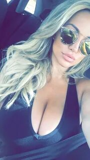 Picture of Lindsey Pelas