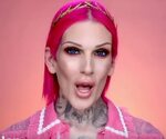 Jeffree Star - A Girl Claims She Found a Hair in Her Jeffree