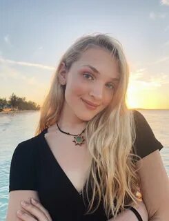✩ Emily Tressa ✩ on Twitter.