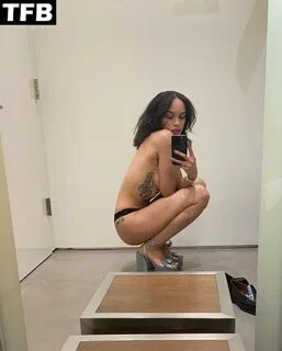 Cleopatra Coleman Topless (4 Photos) - OnlyFans Leaked Nudes