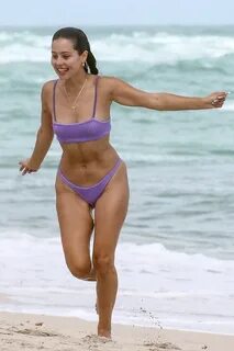 Alexa Demie In bikini in Miami Beach - superstars.news
