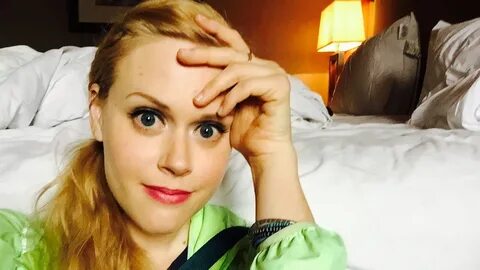 Pictures of Janet Varney - Pictures Of Celebrities