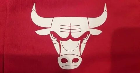 Le logo des Bulls de Chicago à l’envers ressemble à un robot