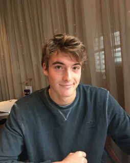 Stefanos Tsitsipas on Twitter: "I smile because I have no id