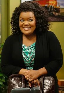 Pictures of Yvette Nicole Brown