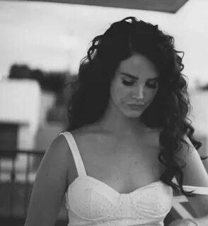 Beautiful Lana Del Rey Curly hair white girl, Beautiful curl