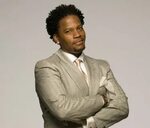 At the Casinos: Comedian D.L. Hughley, classic pop of 'Happy