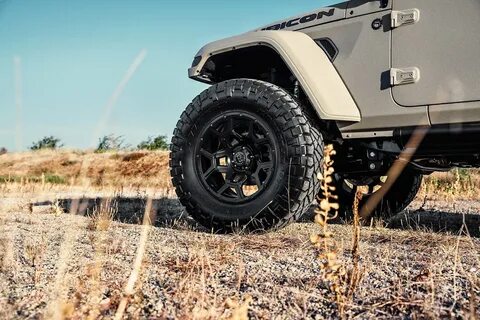 black-rhino-overland-matte-black-jeep-gladiator-40s-wheels. 