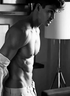 Bernardo Arriagada голый 