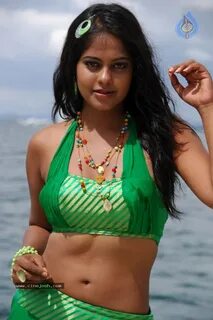 Bindu Madhavi Hot Pics - Photo 5 of 69