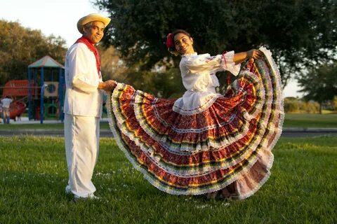 Barranquilla, Colombia Colombian girls, Traditional dresses,