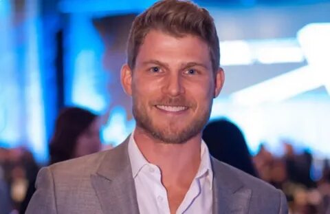 Travis Van Winkle Bio, Net Worth 2022, Age, Birthday, Height