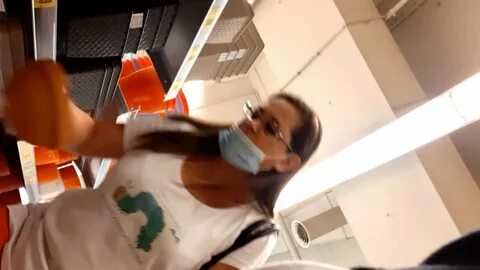 Bulge watching women