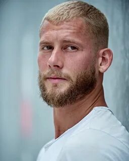 Crewcut hottie Round face men, Best beard styles, Beard groo