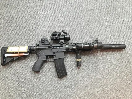 VFC 鍛 系 列 RIS II M4A1 GBB 開 箱 文 - 步 槍(玩 具)討 論 區 - 軍 火 酷 論 壇 