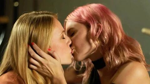 Sexiest lesbian scenes of all time