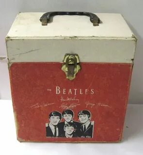 theplanetofsound: VINTAGE THE BEATLES 45 RPM RECORD CARRYING