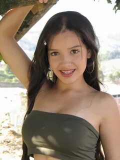 jessica models: colombian cutie