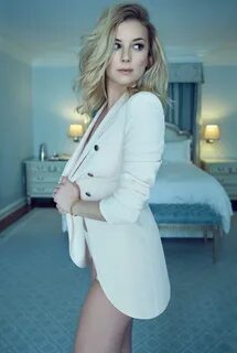 Emily Vancamp Emily vancamp, Emily vancamp hot, Beautiful ce