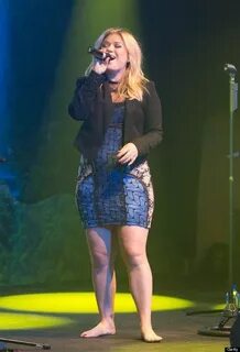 Kelly clarkson tits ✔ Kelly Clarkson nude celebrity pictures