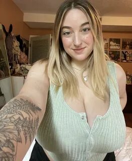 She’s so hot in tight tops her boobs look amazing #bigboobs #bigboobsintigh...