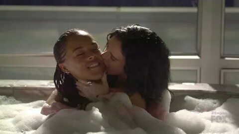 Rumer Willis strips off for a NAKED lesbian hot tub romp on 