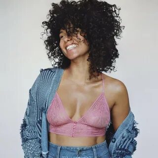 Alicia Keys Sexy See Through ( 2 Photos) TheSexTube